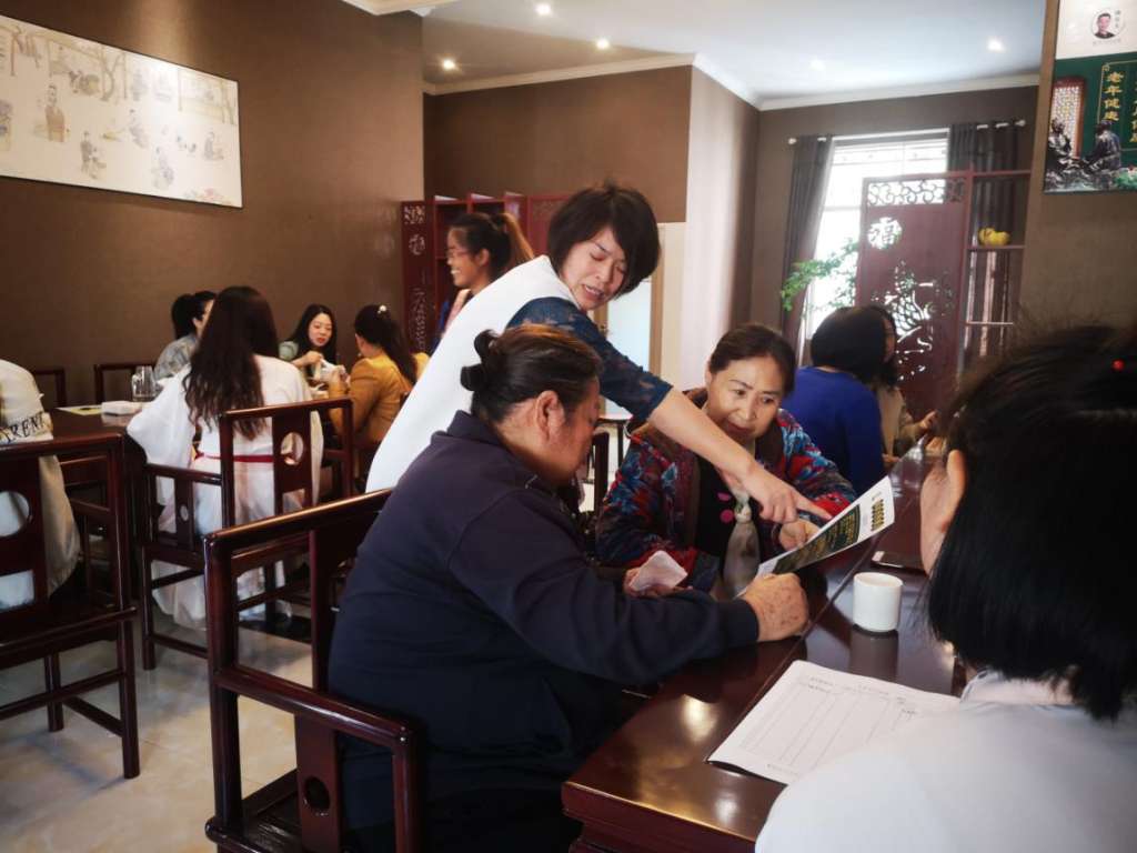 开养生馆怎样，加盟陈农夫药膳好不好？