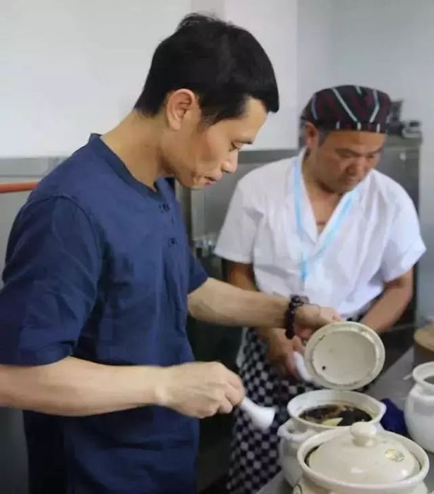陈农夫药膳汤到湖南桂阳了,因人养生赶紧约一波...... 陈农夫药膳汤到湖南桂阳了,因人养生赶紧约一波......