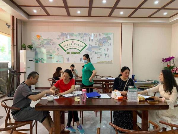 大健康产业的蛋糕很大，但有“三个坑”和“三个不”，请悉知